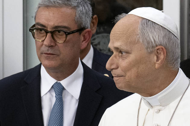 ITALY - POPE - VATICAN-2026 10 17 Italy, Rome, Vatican, October 17, 2026 Pope Leo XIV leaves the Gemelli University Hospital, four days after a surgery to remove a cancerous tumour from his right lung, in Rome Photo by ALESSIA GIULIANI Catholic Press Photo EDITORIAL USE ONLY - NO BOOKS Copyright: xVATICANxMEDIAx xCatholicxPressxPhotox