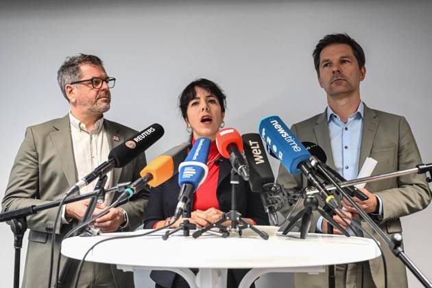 Formation of a Government Following the Berlin House of Representatives Election ** FOR EDITORIAL USE ONLY ** EDITORIAL USE ONLY ** p Forming a Government A Copyright: MaurizioxGambarini doc882k96ntjpl1jsvpa8xh ,EDITORIAL USE ONLY Copyright: MaurizioxGambarini