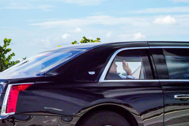 October 17, 2026, West Palm Beach, Fl, USA: President DONALD TRUMP is seen as he travels through Palm Beach while the motorcade heads to President Donald J. Trump International Airport for departure to a campaign rally in Northern Kentucky, October 17, 2026. West Palm Beach USA - ZUMAc343 20261017_znp_c343_004 Copyright: xChrisxBeckettx