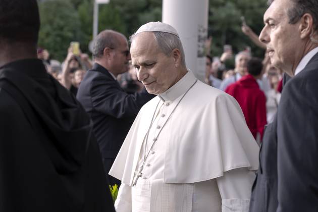 October 17, 2026, Rome, Lazio, Italy: Pope Leo XIV leaves RomeÃ¢â‚¬â ¢s Agostino Gemelli hospitall four days after lung surgery.Pope Leo XIV leaves Agostino Gemelli Hospitall four days after lung surgery Rome Italy  - ZUMAs197 20261017_aaa_s197_243 Copyright: xMariaxGraziaxPicciarellax