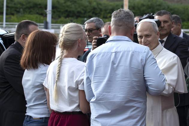October 17, 2026, Rome, Lazio, Italy: Pope Leo XIV greets young Ukrainian cancer survivor as he leaves RomeÃ¢â‚¬â ¢s Agostino Gemelli hospitall four days after lung surgery.Pope Leo XIV leaves Agostino Gemelli Hospitall four days after lung surgery Rome Italy  - ZUMAs197 20261017_aaa_s197_247 Copyright: xMariaxGraziaxPicciarellax