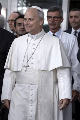 October 17, 2026, Rome, Lazio, Italy: Pope Leo XIV , followed by surgeon Stefano Margaritora,, leaves RomeÃ¢â‚¬â ¢s Agostino Gemelli hospitall four days after lung surgery.Pope Leo XIV leaves Agostino Gemelli Hospitall four days after lung surgery Rome Italy  - ZUMAs197 20261017_aaa_s197_251 Copyright: xMariaxGraziaxPicciarellax