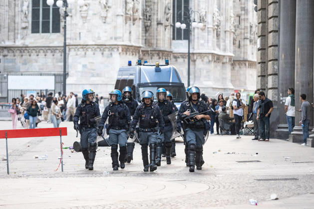 IPA89816689 - Milan, October 17, 2026: Italia in Piazza demonstration; violent clashes between police and the student movement  Copyright: xFrancescoxEnriquezx xFrancescoxEnriquezx IPA89816689