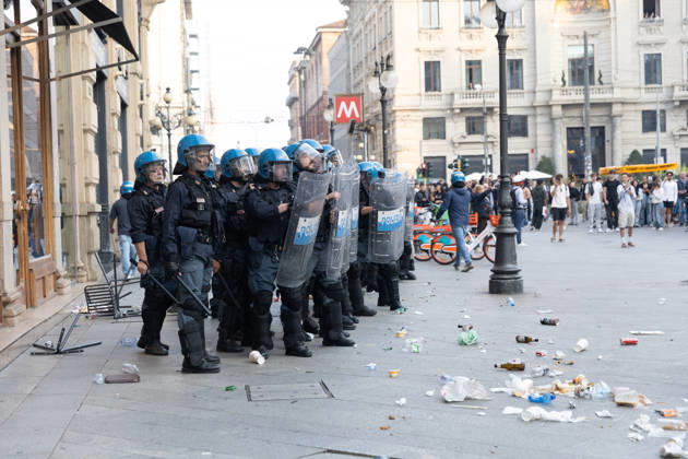 IPA89816812 - Milan, October 17, 2026: Italia in Piazza demonstration; violent clashes between police and the student movement  Copyright: xFrancescoxEnriquezx xFrancescoxEnriquezx IPA89816812