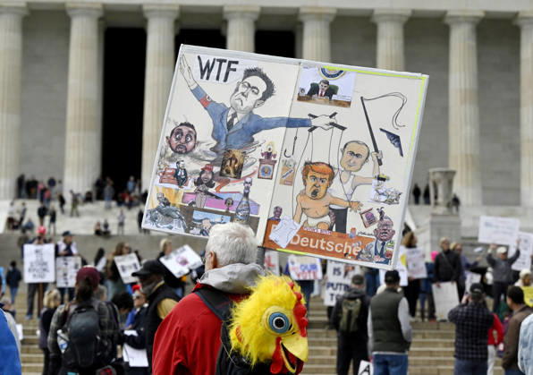 Demonstrators take part in a No Kings: Vote Early rally Demonstrators take part in a No Kings: Vote Early rally at the Lincoln Memorial in Washington DC, on October 17, 2026. The national day of action is taking place in cities across the country focusing on voter turnout, early voting and election protection, ahead of the midterm elections. Photo by Olivier Douliery ABACAPRESS.COM Washington DC United States  Copyright: xDoulieryxOlivier ABACAx