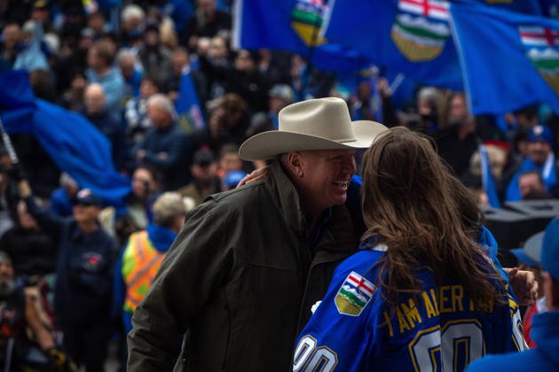 October 17, 2026, Edmonton, Ab, Canada: Jeffrey Rath greets speakers during an Alberta independence rally at the Alberta legislature, in Edmonton on Saturday, Oct. 17, 2026. Edmonton Canada  - ZUMAc35_ 20261017_zaf_c35_037 Copyright: xAmandaxMayxEricksonx