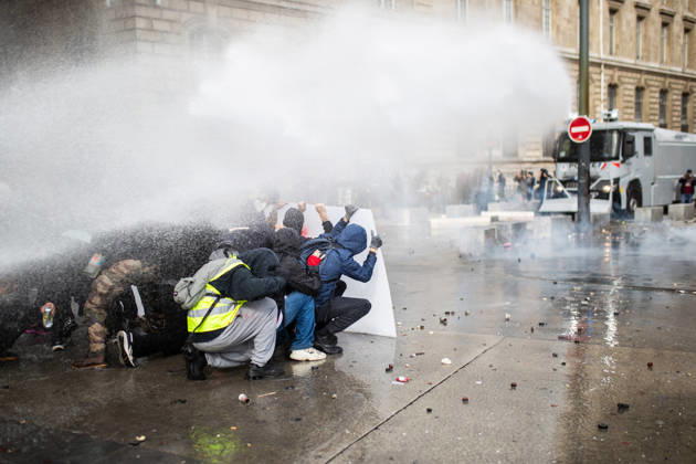 Police clash with protesters during demonstration in Paris PARIS, FRANCE - OCTOBER 17: Police clash with protesters during a demonstration amid a nationwide mobilisation over rising living costs, fuel prices and education funding in Paris, France, on October 17, 2026. Hesham Elsherif Anadolu Paris France. Editorial use only. Please get in touch for any other usage.  Copyright: x2026xAnadoluxHeshamxElsherifx