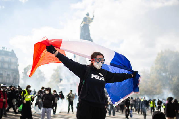 Police clash with protesters during demonstration in Paris PARIS, FRANCE - OCTOBER 17: Police clash with protesters during a demonstration amid a nationwide mobilisation over rising living costs, fuel prices and education funding in Paris, France, on October 17, 2026. Hesham Elsherif Anadolu Paris France. Editorial use only. Please get in touch for any other usage.  Copyright: x2026xAnadoluxHeshamxElsherifx
