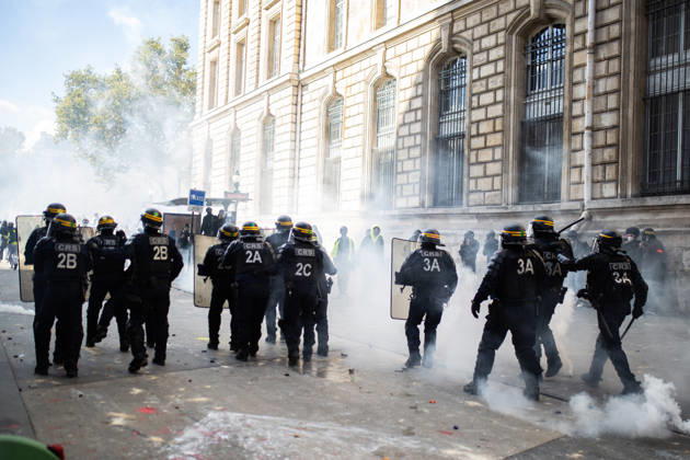Police clash with protesters during demonstration in Paris PARIS, FRANCE - OCTOBER 17: Police clash with protesters during a demonstration amid a nationwide mobilisation over rising living costs, fuel prices and education funding in Paris, France, on October 17, 2026. Hesham Elsherif Anadolu Paris France. Editorial use only. Please get in touch for any other usage.  Copyright: x2026xAnadoluxHeshamxElsherifx