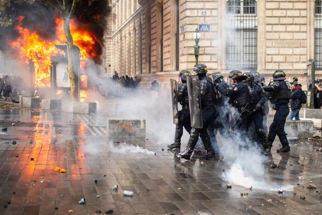 Police clash with protesters during demonstration in Paris PARIS, FRANCE - OCTOBER 17: Police clash with protesters during a demonstration amid a nationwide mobilisation over rising living costs, fuel prices and education funding in Paris, France, on October 17, 2026. Hesham Elsherif Anadolu Paris France. Editorial use only. Please get in touch for any other usage.  Copyright: x2026xAnadoluxHeshamxElsherifx