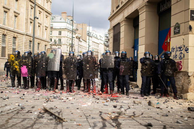 Police clash with protesters during demonstration in Paris PARIS, FRANCE - OCTOBER 17: Police clash with protesters during a demonstration amid a nationwide mobilisation over rising living costs, fuel prices and education funding in Paris, France, on October 17, 2026. Hesham Elsherif Anadolu Paris France. Editorial use only. Please get in touch for any other usage.  Copyright: x2026xAnadoluxHeshamxElsherifx