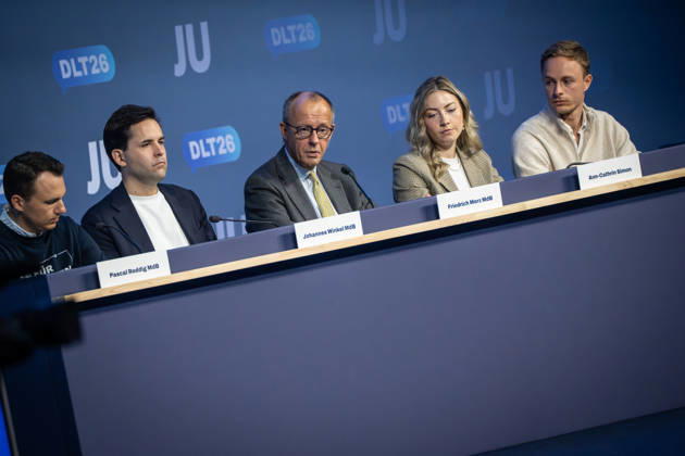 Pascal Reddig, Deputy Federal Chair of the JU; Johannes Winkel, Federal Chair of the JU; Friedrich Merz, Federal Chancellor; Ann Cathrin Simon, Deputy Federal Chair of the JU; Julien Jopp, Deputy Federal Chair of the JU, from left to right on stage following the Federal Chancellor’s speech at the 78th Germany Day 2026 in Bonn. Junge