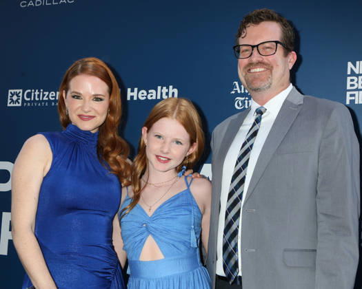 October 17, 2026, Newport Beach, Ca, USA: LOS ANGELES - OCT 17: Sarah Drew, Hannah Mali Rose Lanfer, Peter Lanfer at the Newport Beach Film Festival Spotlight Award to KJ Apa and Jimmy Screening at the Lido Theater on October 17, 2026 in Newport Beach, CA Newport Beach USA  - ZUMAnc22 20261017_zaa_nc22_005 Copyright: xKathyxHutchinsx