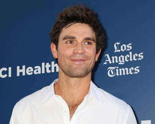 October 17, 2026, Newport Beach, Ca, USA: LOS ANGELES - OCT 17: KJ Apa at the Newport Beach Film Festival Spotlight Award to KJ Apa and Jimmy Screening at the Lido Theater on October 17, 2026 in Newport Beach, CA Newport Beach USA  - ZUMAnc22 20261017_zaa_nc22_043 Copyright: xKathyxHutchinsx