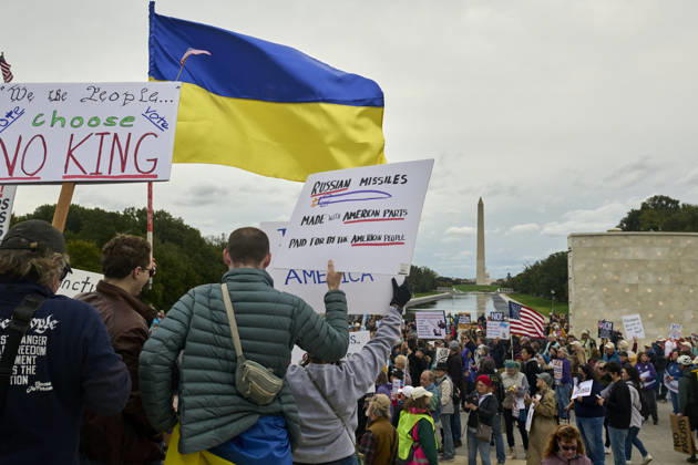October 17, 2026, Washington Dc, Washington Dc, USA: No Kings protesters rally at the steps of the Lincoln Memorial in Washington DC, Oct. 17, 2026. The march, intended to encourage people to vote in the 2026 US midterm elections, was part of a 50-state get out the vote operation by the left-leaning Indivisible group. Protesters denounced the administration of US President Donald Trump and the Republican-led Congress for violating Constitutional and civil rights, federal and state laws, judicial orders and longstanding norms, casting Trump and the GOP as a threat to democracy. Washington Dc USA - ZUMAg216 20261017_znp_g216_017 Copyright: xDominicxGwinnx