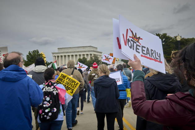 October 17, 2026, Washington Dc, Washington Dc, USA: No Kings protesters march down the Arlington Memorial Bridge in Washington DC, Oct. 17, 2026. The march, intended to encourage people to vote in the 2026 US midterm elections, was part of a 50-state get out the vote operation by the left-leaning Indivisible group. Protesters denounced the administration of US President Donald Trump and the Republican-led Congress for violating Constitutional and civil rights, federal and state laws, judicial orders and longstanding norms, casting Trump and the GOP as a threat to democracy. Washington Dc USA - ZUMAg216 20261017_znp_g216_008 Copyright: xDominicxGwinnx
