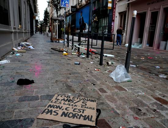 Riots and Looting: The Day After the Protest PHOTOPQR LE PROGRES Richard MOUILLAUD Lyon, October 18, 2026 Riots and Looting: The Day After the Protest Riots and Looting: The Day After the Protest Extensive damage, shattered storefronts, and looted shops in the streets of downtown. The day of mobilization on October 17 against the high cost of living was marked by scenes of urban guerrilla warfare and looting in many cities. The Prime Minister reported 1,200 arrests and 150 police officers and gendarmes injured. Lyon, Rhône, Rhône-Alpes, France  Copyright: xPHOTOPQR LExPROGRES MAXPPPxRichardxMOUILLAUDx 20261018LPL0484 20261018LPL0484