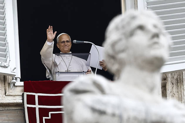 October 18, 2026, Vatican City, ITALIA ROMA: Pope Leo XIV during the Angelus prayer, traditional Sunday s prayer, from the window of his office overlooking Saint Peter s Square, the day after his discharge from the Agostino Gemelli University Hospital, where he had been admitted for surgery, Vatican City, 18 October 2026. ANSA ANGELO CARCONI. Vatican City ITALIA ROMA  - ZUMAa110 20261018_zaf_a110_002 Copyright: xAngeloxCarconix