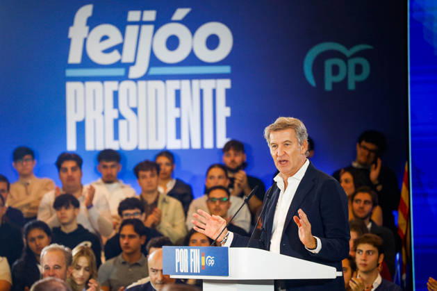 Feijóo Participates in a PP Pre-Campaign Event in Barcelona The president of the Popular Party, Alberto Núnez Feijóo, during a PP pre-campaign event at the Palau de Congressos de Catalunya on October 18, 2026, in Barcelona, Catalonia, Spain. Feijóo is stepping up his presence in Catalonia with this major event in Barcelona and the announcement that Xavier García Albiol will head the party’s ticket for the general election on November 29. OCTOBER 18, 2026 Kike Rincó Barcelona, Catalonia Barcelona, Catalonia, Spain  Copyright: xKikexRinconx 7853087