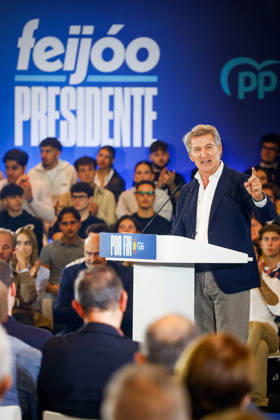 Feijóo Participates in a PP Pre-Campaign Event in Barcelona The president of the Popular Party, Alberto Núnez Feijóo, during a PP pre-campaign event at the Palau de Congressos de Catalunya on October 18, 2026, in Barcelona, Catalonia, Spain. Feijóo is stepping up his presence in Catalonia with this major event in Barcelona and the announcement that Xavier García Albiol will head the party’s ticket for the general election on November 29. OCTOBER 18, 2026 Kike Rincó Barcelona, Catalonia Barcelona, Catalonia, Spain  Copyright: xKikexRinconx 7853088