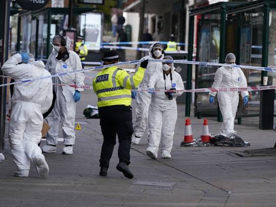 Forensic investigators examine scene after police officer shot in Nottingham NOTTINGHAM, UNITED KINGDOM - OCTOBER 18: Forensic investigators in protective suits examine a cordoned-off crime scene as police officers secure the area after a police office was shot early in the morning on October 18, 2026, in Nottingham, United Kingdom. The scene remains cordoned off following a reported shooting involving a police officer earlier in the morning. A police officer was shot after approaching two people earlier in the morning and was taken to hospital for treatment, according to Nottinghamshire Police. Giannis Alexopoulos Anadolu Nottingham United Kingdom. Editorial use only. Please get in touch for any other usage.  Copyright: x2026xAnadoluxGiannisxAlexopoulosx