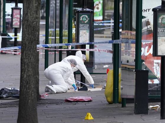Forensic investigators examine scene after police officer shot in Nottingham NOTTINGHAM, UNITED KINGDOM - OCTOBER 18: Forensic investigators in protective suits examine a cordoned-off crime scene as police officers secure the area after a police office was shot early in the morning on October 18, 2026, in Nottingham, United Kingdom. The scene remains cordoned off following a reported shooting involving a police officer earlier in the morning. A police officer was shot after approaching two people earlier in the morning and was taken to hospital for treatment, according to Nottinghamshire Police. Giannis Alexopoulos Anadolu Nottingham United Kingdom. Editorial use only. Please get in touch for any other usage.  Copyright: x2026xAnadoluxGiannisxAlexopoulosx