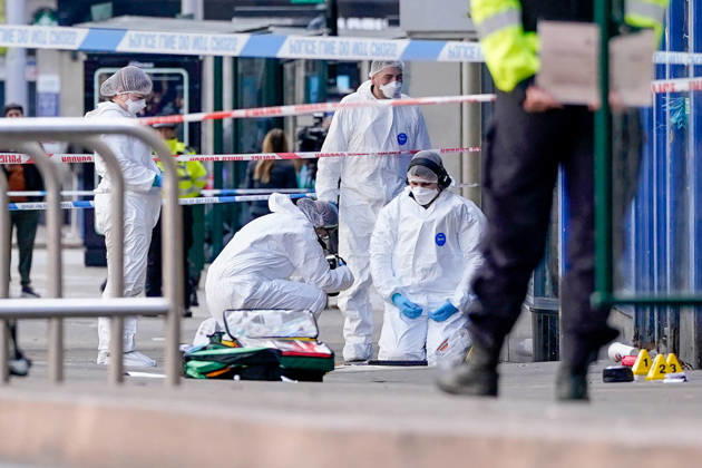 Forensic investigators examine scene after police officer shot in Nottingham NOTTINGHAM, UNITED KINGDOM - OCTOBER 18: A firearm is seen at the scene as forensic investigators in protective suits examine a cordoned-off crime scene as police officers secure the area after a police office was shot early in the morning on October 18, 2026, in Nottingham, United Kingdom. The scene remains cordoned off following a reported shooting involving a police officer earlier in the morning. A police officer was shot after approaching two people earlier in the morning and was taken to hospital for treatment, according to Nottinghamshire Police. Loannis Alexopoulos Anadolu Nottingham United Kingdom. Editorial use only. Please get in touch for any other us  Copyright: x2026xAnadoluxLoannisxAlexopoulosx