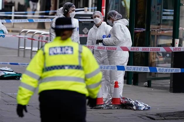 Forensic investigators examine scene after police officer shot in Nottingham NOTTINGHAM, UNITED KINGDOM - OCTOBER 18: Forensic investigators in protective suits examine a cordoned-off crime scene as police officers secure the area after a police office was shot early in the morning on October 18, 2026, in Nottingham, United Kingdom. The scene remains cordoned off following a reported shooting involving a police officer earlier in the morning. A police officer was shot after approaching two people earlier in the morning and was taken to hospital for treatment, according to Nottinghamshire Police. Loannis Alexopoulos Anadolu Nottingham United Kingdom. Editorial use only. Please get in touch for any other usage.  Copyright: x2026xAnadoluxLoannisxAlexopoulosx