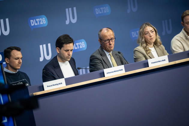 Pascal Reddig, Deputy Federal Chair of the JU; Johannes Winkel, Federal Chair of the JU; Friedrich Merz, Federal Chancellor; Ann Cathrin Simon, Deputy Federal Chair of the JU; Julien Jopp, Deputy Federal Chair of the JU, from left to right on stage following the Federal Chancellor’s speech at the 78th Germany Day 2026 in Bonn. Junge