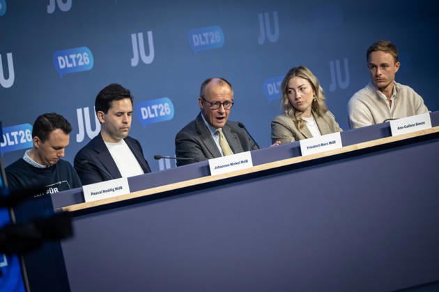 Pascal Reddig, Deputy Federal Chair of the JU; Johannes Winkel, Federal Chair of the JU; Friedrich Merz, Federal Chancellor; Ann Cathrin Simon, Deputy Federal Chair of the JU; Julien Jopp, Deputy Federal Chair of the JU, from left to right on stage following the Federal Chancellor’s speech at the 78th Germany Day 2026 in Bonn. Junge
