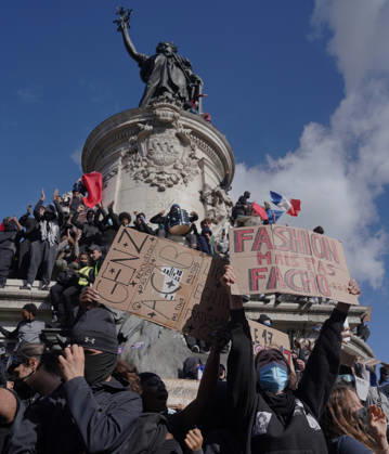 Police clash with protesters during a demonstration in Paris, France, on October 17, 2026, as part of a nationwide mobilization against rising living costs, increasing fuel prices, and concerns over education funding..  FRN202609170715 FioraxGarenzi