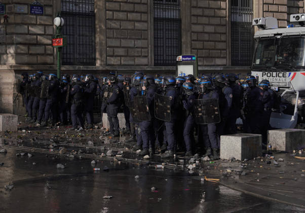 Police clash with protesters during a demonstration in Paris, France, on October 17, 2026, as part of a nationwide mobilization against rising living costs, increasing fuel prices, and concerns over education funding..  FRN202609170229 FioraxGarenzi