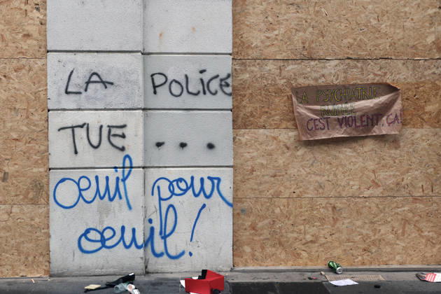Illustration, October 18, 2026, showing the aftermath of the previous day’s protest in Lyon. As a continuation of the high school student movement, the October 17, 2026, protest against the high cost of living was intended to bring together the struggles of high school students, retirees, and former Yellow Vests —a convergence that was ultimately overshadowed by unprecedented property damage, violence, and looting in Paris and here in the provinces. Pascal Fayolle, Bestimage. On October 18, 2026, the aftermath of the previous day’s demonstration in Lyon was on full display. Intended as a continuation of the high school student movement, the protest against the high cost of living on October 17, 2026, was intended to foster a convergence o  Copyright: xPascalxFayollex xBestimagexPascalxFayollex xBestimagex