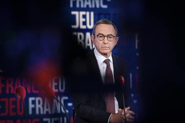 Bruno Retailleau on Franc Jeu - Paris Bruno Retailleau candidate for the 2027 presidential election poses for pictures for Franc Jeu on France 2 channel in Paris, France on October 18, 2026. Photo by Stephane Le Tellec ABACAPRESS.COM Paris France  Copyright: xLexTellecxStephane ABACAx