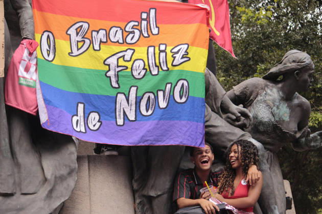 RIO DE JANEIRO, RJ - 18.10.2026: MANIFESTAçãO PRó LULA NA CINELâNDIA - Student demonstration in support of Lula, this Sunday (18), in Cinelândia, in the center of Rio de Janeiro. x3034738x  CarlosxEliasxJunior