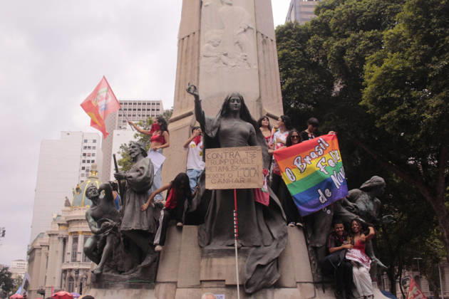 RIO DE JANEIRO, RJ - 18.10.2026: MANIFESTAçãO PRó LULA NA CINELâNDIA - Student demonstration in support of Lula, this Sunday (18), in Cinelândia, in the center of Rio de Janeiro. x3034739x  CarlosxEliasxJunior