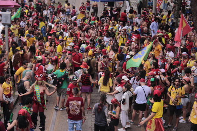 RIO DE JANEIRO, RJ - 18.10.2026: MANIFESTAçãO PRó LULA NA CINELâNDIA - Student demonstration in support of Lula, this Sunday (18), in Cinelândia, in the center of Rio de Janeiro. x3034742x  CarlosxEliasxJunior
