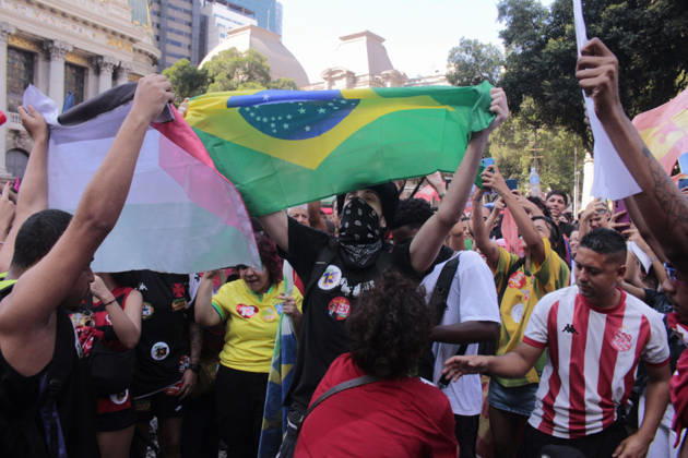 RIO DE JANEIRO, RJ - 18.10.2026: MANIFESTAçãO PRó LULA NA CINELâNDIA - Student demonstration in support of Lula, this Sunday (18), in Cinelândia, in the center of Rio de Janeiro. x3034748x  CarlosxEliasxJunior