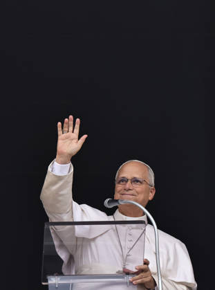 October 18, 2026. Vatican City - POPE LEO XIV delivers Angelus prayer. After the blessing Holy Father he thanked the people present in St. Peter s Squae with the following words: I wold like to thank all those who have prayed for me in recente day. I have sensed your support. I wish to express my particular gratitude to the doctors, nurses and all the staff go Gemelli Hospital. This experience has made me feel particularity close to all those who are living with with lines or infirmity. Now the I have overcome this delicate phase, as you know, I will gradually resume my activities, always with God s help and your prayers. Thank you once again. Thank you all! Have a good sunday. . EvandroInetti_via ZUMA Wire Vatican City State - ZUMAi15_ 20261018_zaf_i15_002 Copyright: xEvandroxInettix