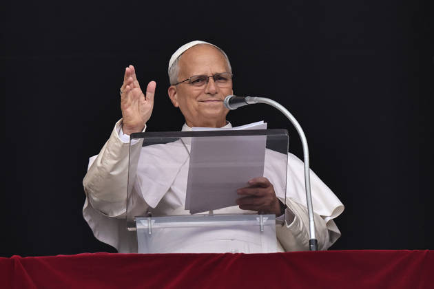 October 18, 2026. Vatican City - POPE LEO XIV delivers Angelus prayer. After the blessing Holy Father he thanked the people present in St. Peter s Squae with the following words: I wold like to thank all those who have prayed for me in recente day. I have sensed your support. I wish to express my particular gratitude to the doctors, nurses and all the staff go Gemelli Hospital. This experience has made me feel particularity close to all those who are living with with lines or infirmity. Now the I have overcome this delicate phase, as you know, I will gradually resume my activities, always with God s help and your prayers. Thank you once again. Thank you all! Have a good sunday. . EvandroInetti_via ZUMA Wire Vatican City State - ZUMAi15_ 20261018_zaf_i15_010 Copyright: xEvandroxInettix