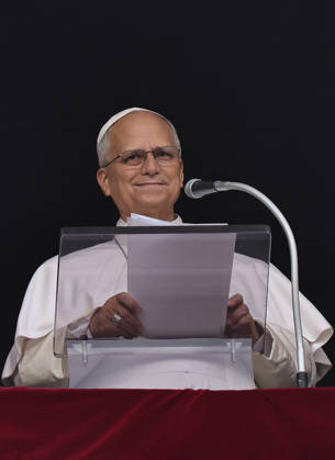 October 18, 2026. Vatican City - POPE LEO XIV delivers Angelus prayer. After the blessing Holy Father he thanked the people present in St. Peter s Squae with the following words: I wold like to thank all those who have prayed for me in recente day. I have sensed your support. I wish to express my particular gratitude to the doctors, nurses and all the staff go Gemelli Hospital. This experience has made me feel particularity close to all those who are living with with lines or infirmity. Now the I have overcome this delicate phase, as you know, I will gradually resume my activities, always with God s help and your prayers. Thank you once again. Thank you all! Have a good sunday. . EvandroInetti_via ZUMA Wire Vatican City State - ZUMAi15_ 20261018_zaf_i15_014 Copyright: xEvandroxInettix