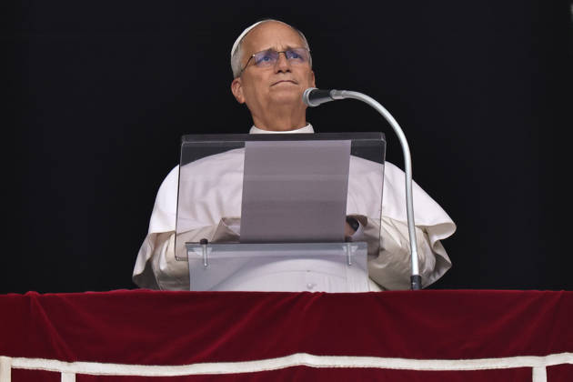 October 18, 2026. Vatican City - POPE LEO XIV delivers Angelus prayer. After the blessing Holy Father he thanked the people present in St. Peter s Squae with the following words: I wold like to thank all those who have prayed for me in recente day. I have sensed your support. I wish to express my particular gratitude to the doctors, nurses and all the staff go Gemelli Hospital. This experience has made me feel particularity close to all those who are living with with lines or infirmity. Now the I have overcome this delicate phase, as you know, I will gradually resume my activities, always with God s help and your prayers. Thank you once again. Thank you all! Have a good sunday. . EvandroInetti_via ZUMA Wire Vatican City State - ZUMAi15_ 20261018_zaf_i15_015 Copyright: xEvandroxInettix