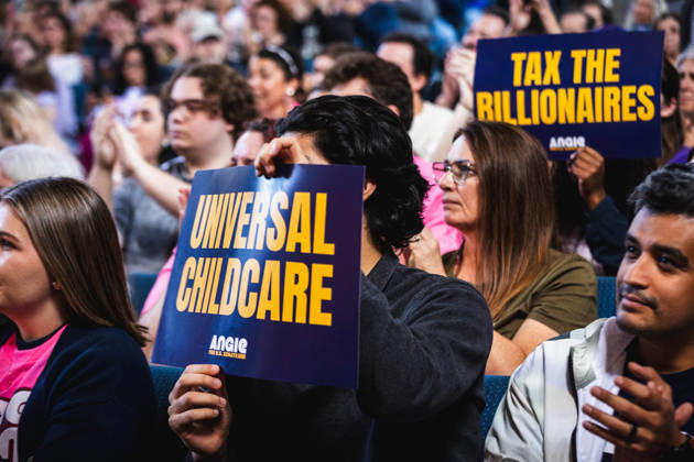 October 18, 2026, Tampa, Florida, USA: Supporters wave signs as Florida State Representative from the 13th district, ANGIE NIXON, who is running against the former Florida attorney general and Governor Ron DeSantis appointee Ashley Moody in the November 3rd special election holds a campaign stop with Senator BERNIE SANDERS as part of the ˜Fight the Oligarchy Tourâ Tampa USA - ZUMAd256 20261018_znp_d256_001 Copyright: xDavexDeckerx