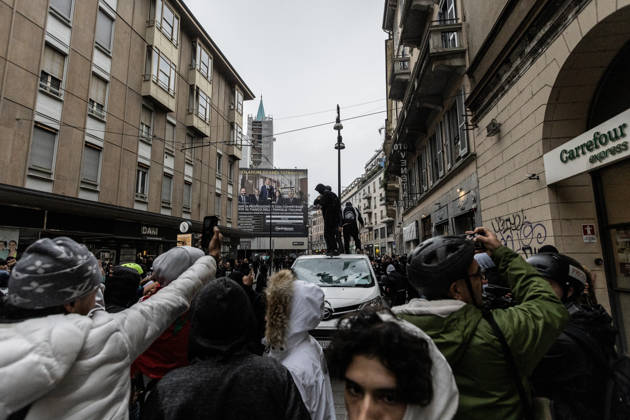 Police detain 160 as unrest continues for second day in Milan MILAN, ITALY - OCTOBER 18: Protesters vandalize a shop during protests in Milan, Italy, on October 18, 2026. Groups threw stones, bottles, firecrackers and barriers at police officers, who responded with tear gas and water cannon, while shops were damaged and looted around the city center and a Carabinieri vehicle was destroyed. Andrea Carrubba Anadolu Milan Italy. Editorial use only. Please get in touch for any other usage.  Copyright: x2026xAnadoluxAndreaxCarrubbax
