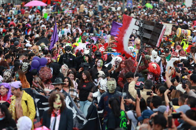 Thousands join annual Zombie Walk in Mexico City MEXICO CITY, MEXICO - OCTOBER 18: People dressed as zombies and horror movie characters take part in the annual Zombie Walk as spectators watch along the streets of the historic center in Mexico City, Mexico, on October 18, 2026. Thousands gather for the event, which is held annually in major cities around the world. Daniel Cardenas Anadolu Mexico City Mexico. Editorial use only. Please get in touch for any other usage.  Copyright: x2026xAnadoluxDanielxCardenasx