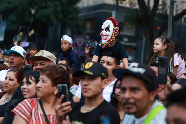 Thousands join annual Zombie Walk in Mexico City MEXICO CITY, MEXICO - OCTOBER 18: Spectators watch as thousands of people dressed as zombies and horror movie characters take part in the annual Zombie Walk along the streets of the historic center in Mexico City, Mexico, on October 18, 2026. The event is held annually in major cities around the world. Daniel Cardenas Anadolu Mexico City Mexico. Editorial use only. Please get in touch for any other usage.  Copyright: x2026xAnadoluxDanielxCardenasx