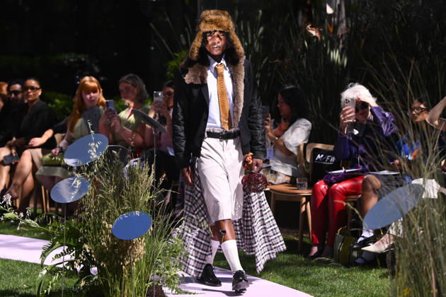 MELBOURNE FASHION WEEK PREVIEW, A model walks the runway during a 2026 Melbourne Fashion Week Runway Preview, at Sky Park, Melbourne, Monday, October 19, 2026. The preview features a selection of the upcoming collections that will appear on M FW runways including designers OUT OF HAND x Lisa Waup, Ebony Noire, Van Ermel Scherer, Perple, Gotham, Wilson Jedd Adams, Asiyam, Atoir, NGALI, Kuwaii, HoMie, Collective Closets x Mariam Farah, TOJHÃÄ, Amy Cottrell, BAAQIY and Sean Rentero. ( NO ARCHIVING MELBOURNE VICTORIA Australia Copyright: xJOELxCARRETTx 20261019193141045991