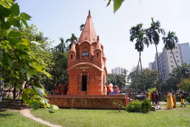 October 19, 2026, Dhaka, Dhaka, Bangladesh: Dhaka, Bangladesh, October 19, 2026 Hindu devotees offer prayers during Maha Ashtami and receive prasad as Sharadiya Durga Puja, the largest religious festival of Bangladesh™s Hindu community, is celebrated across the country. Temples and puja mandaps are witnessing large gatherings of worshippers who come together to offer anjali, seek blessings and participate in religious ceremonies. The festival atmosphere is marked by colorful decorations, traditional attire and joyful celebrations, as people of all ages gather with family and friends to observe the occasion. From morning prayers to the distribution of prasad, temples across the country remain vibrant with devotion, enthusiasm and festi - ZUMAk185 20261019_zip_k185_046 Copyright: xRubelxKarmakerx