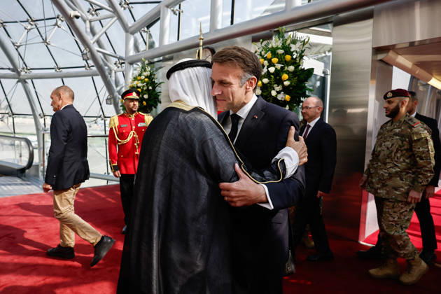 President Macron Visit To Kuwait The Emir of Kuwait Sheikh Mishal Al-Ahmad Al-Jaber Al-Sabah welcomes French President Emmanuel Macron upon Macron s arrival at Kuwait International Airport in Kuwait City, Kuwait, October 19, 2026. Photo by Benoit Tessier Pool ABACAPRESS.COM Kuwait City Kuwait  Copyright: xTessierxBenoit Pool ABACAx