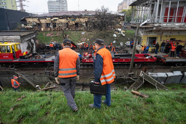Aftermath of Russian attack on Kyiv KYIV, UKRAINE - OCTOBER 19: Teams on the scene following Russian attack in Kyiv, Ukraine on October 19, 2026. According to a statement released by Kyiv Mayor Vitali Klitschko, a Russian attack damaged a metro station on the capital s Left Bank, with falling debris causing a break in both running and contact rails near the station. Additional damage was reported at a shopping center in the city s Solomianskyi district. Danylo Antoniuk Anadolu Kyiv Ukraine. Editorial use only. Please get in touch for any other usage.  Copyright: x2026xAnadoluxDanyloxAntoniukx